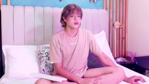 D A N online show from February 22, 3:10 pm