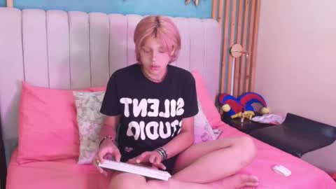 D A N online show from March 15, 2:01 pm