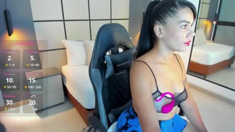 D A N A  online show from September 24, 7:39 pm