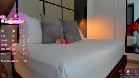 D A N A  online show from November 21, 7:12 pm