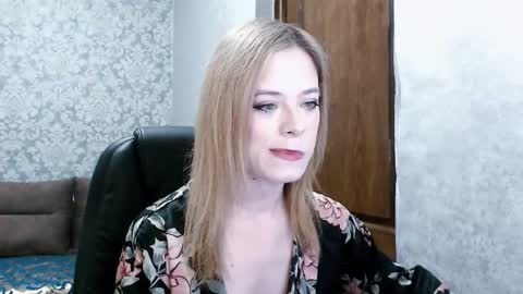 Snapshot of dana_smilex chatting on April 25, 7:33 pm Dana SmileX online show from April 25, 7:33 pm