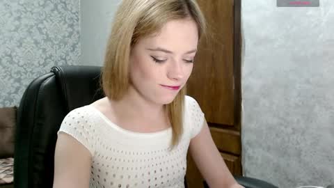 Snapshot of dana_smilex chatting on May 5, 7:33 pm Dana SmileX online show from May 5, 7:33 pm