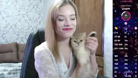 Snapshot of dana_smilex chatting on June 2, 7:27 pm Dana SmileX online show from June 2, 7:27 pm