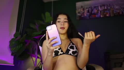 Snapshot of danaa_rousee_ chatting on June 6, 8:24 pm Dana Rouse online show from June 6, 8:24 pm