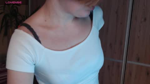 Snapshot of danbie_leen chatting on February 21, 12:06 pm danbie_leen online show from February 21, 12:06 pm