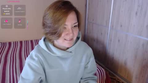 Snapshot of danbie_leen chatting on October 16, 10:05 am danbie_leen online show from October 16, 10:05 am