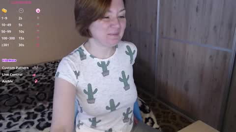 Snapshot of danbie_leen chatting on February 12, 10:32 am danbie_leen online show from February 12, 10:32 am