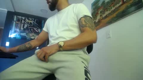 danbury online show from November 25, 3:56 pm