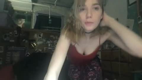 Snapshot of danceissexisbeauty2 chatting on April 29, 12:48 am Your submissive patient online show from April 29, 12:48 am