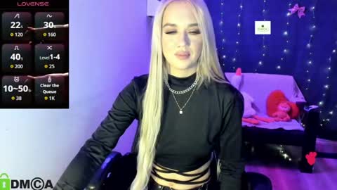 Snapshot of dances_queen chatting on July 9, 7:12 am dances_queen online show from July 9, 7:12 am
