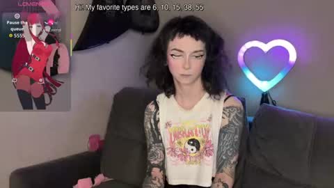 Snapshot of dandelion_sea chatting on June 26, 1:48 pm dandelion_sea online show from June 26, 1:48 pm