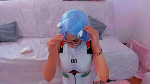 Danesa online show from April 7, 9:15 pm