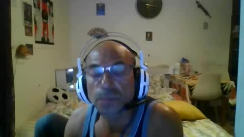 Snapshot of danger93229451 chatting on June 6, 1:00 am danger93229451 online show from June 6, 1:00 am