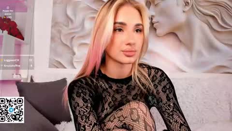Snapshot of danger_bella chatting on April 29, 8:26 pm Bella online show from April 29, 8:26 pm