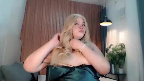 Ms. K online show from December 3, 6:50 pm