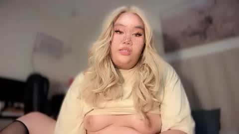 Snapshot of dangerous_womanxx chatting on July 6, 4:53 pm Ms. K online show from July 6, 4:53 pm