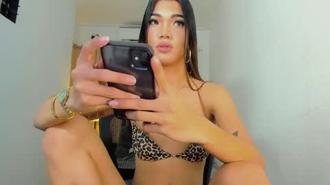 STEPHANIE online show from June 4, 10:38 pm