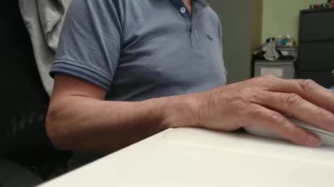 Snapshot of dani_alpina chatting on April 25, 9:56 am dani_alpina online show from April 25, 9:56 am