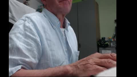 Snapshot of dani_alpina chatting on May 6, 11:26 am dani_alpina online show from May 6, 11:26 am