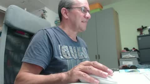 Snapshot of dani_alpina chatting on July 1, 9:11 am dani_alpina online show from July 1, 9:11 am