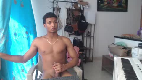 Snapshot of dani_brown19 chatting on June 27, 1:50 pm dani_brown19 online show from June 27, 1:50 pm