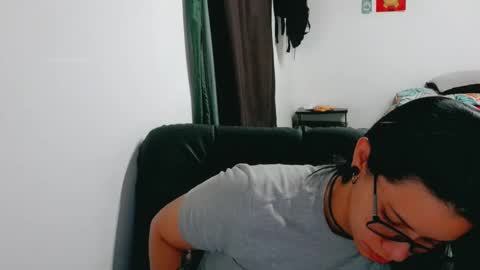 dani y jocelyn online show from November 29, 8:34 pm