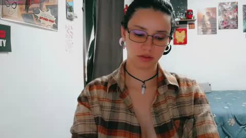 dani y jocelyn online show from June 28, 8:04 pm