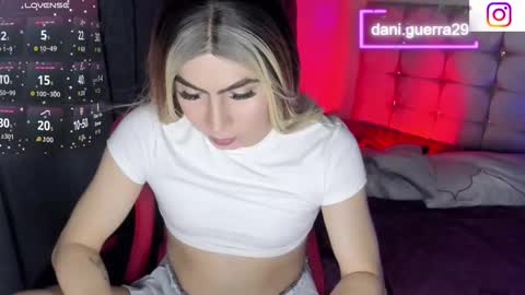 Snapshot of dani_lovet1 chatting on April 27, 3:37 am dani online show from April 27, 3:37 am