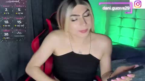 Snapshot of dani_lovet1 chatting on May 8, 8:08 am dani online show from May 8, 8:08 am