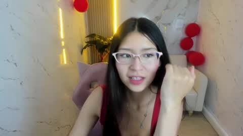 Snapshot of dani_tf chatting on February 19, 12:56 pm dani_tf online show from February 19, 12:56 pm