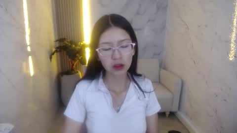 Snapshot of dani_tf chatting on February 28, 1:12 pm dani_tf online show from February 28, 1:12 pm