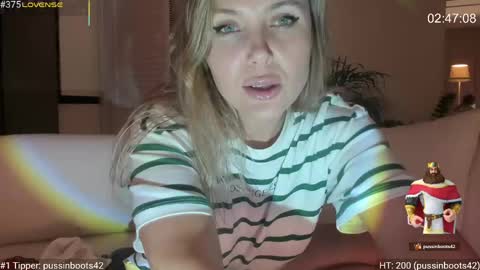 Snapshot of daniangel_web chatting on April 21, 7:28 pm daniangel_web online show from April 21, 7:28 pm