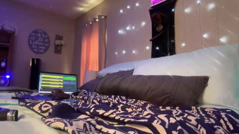 Dani Dragon online show from December 31, 3:31 pm