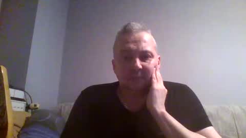 Snapshot of daniel0028 chatting on April 17, 12:57 am dan online show from April 17, 12:57 am