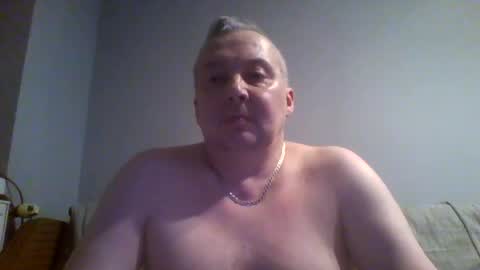 Snapshot of daniel0028 chatting on April 28, 1:37 am dan online show from April 28, 1:37 am