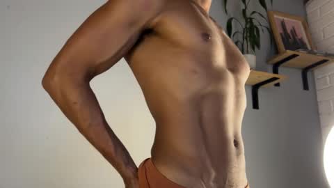 Snapshot of daniel0910s chatting on December 1, 9:04 pm Daniel online show from December 1, 9:04 pm