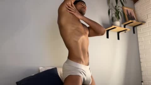 Snapshot of daniel0910s chatting on December 3, 11:24 pm Daniel online show from December 3, 11:24 pm