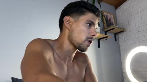 Snapshot of daniel0910s chatting on December 24, 1:27 am Daniel online show from December 24, 1:27 am