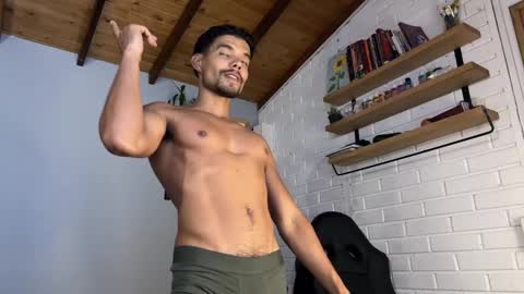 Snapshot of daniel0910s chatting on December 29, 10:14 pm Daniel online show from December 29, 10:14 pm