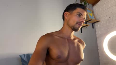 Snapshot of daniel0910s chatting on January 25, 6:35 pm Daniel online show from January 25, 6:35 pm