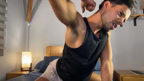 Snapshot of daniel0910s chatting on February 8, 9:36 pm Daniel online show from February 8, 9:36 pm