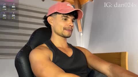 Snapshot of daniel0910s chatting on October 19, 12:22 am Daniel online show from October 19, 12:22 am