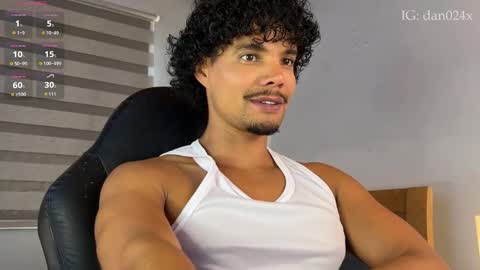 Snapshot of daniel0910s chatting on January 7, 7:27 pm Daniel online show from January 7, 7:27 pm