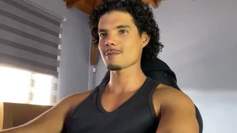 Snapshot of daniel0910s chatting on February 3, 6:02 pm Daniel online show from February 3, 6:02 pm