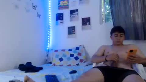 Snapshot of daniel_0127 chatting on June 20, 10:23 pm daniel_0127 online show from June 20, 10:23 pm