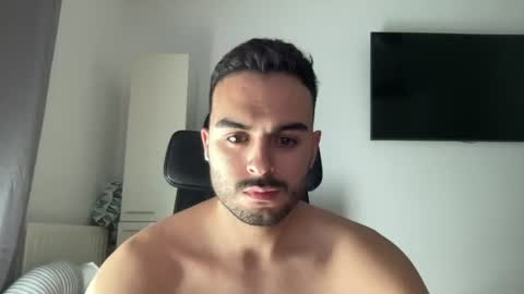 Snapshot of daniel_3827 chatting on June 29, 1:00 pm daniel_3827 online show from June 29, 1:00 pm