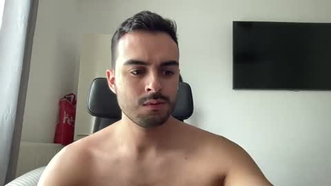 Snapshot of daniel_3827 chatting on July 14, 7:13 am daniel_3827 online show from July 14, 7:13 am