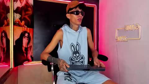 daniel_deluc77 online show from January 10, 4:03 am