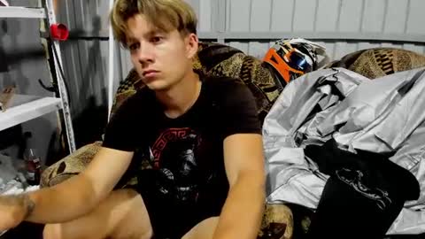 Snapshot of daniel_like chatting on August 4, 6:16 am Just Ben online show from August 4, 6:16 am