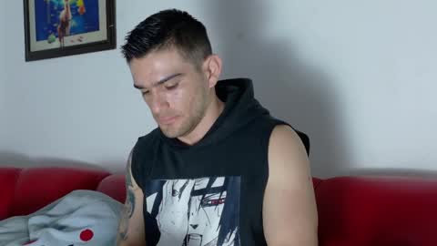 Snapshot of daniel_ova chatting on May 1, 10:42 am Sexy Dani online show from May 1, 10:42 am